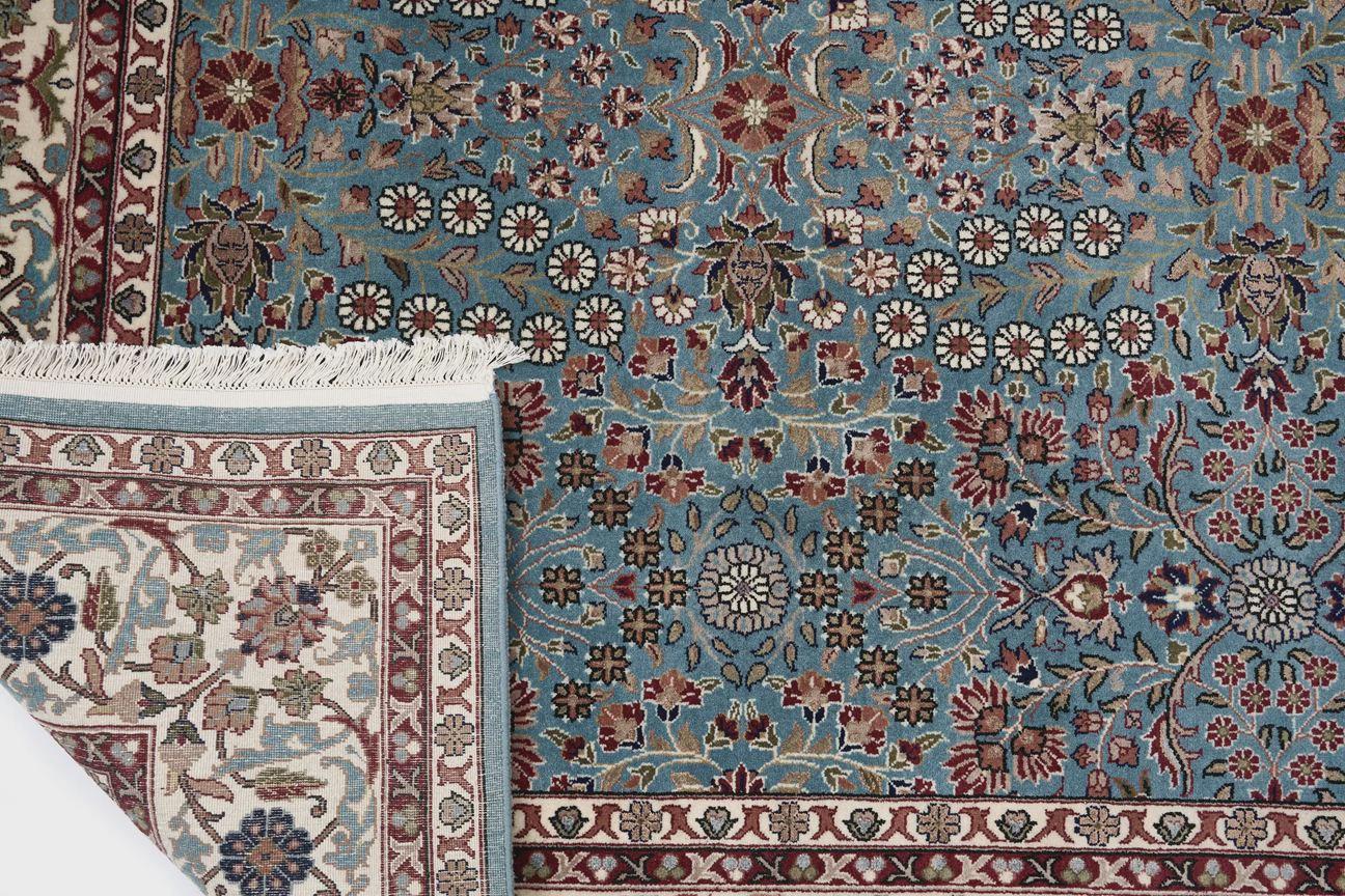 Hand Knotted Hereke Turkish Rug: Silk & Wool Oriental Carpet (175x239 cm)