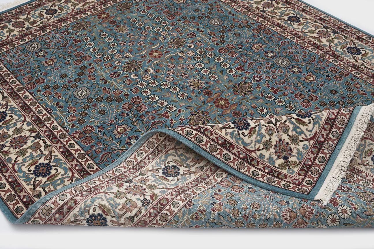 Hand Knotted Hereke Turkish Rug: Silk & Wool Oriental Carpet (175x239 cm)